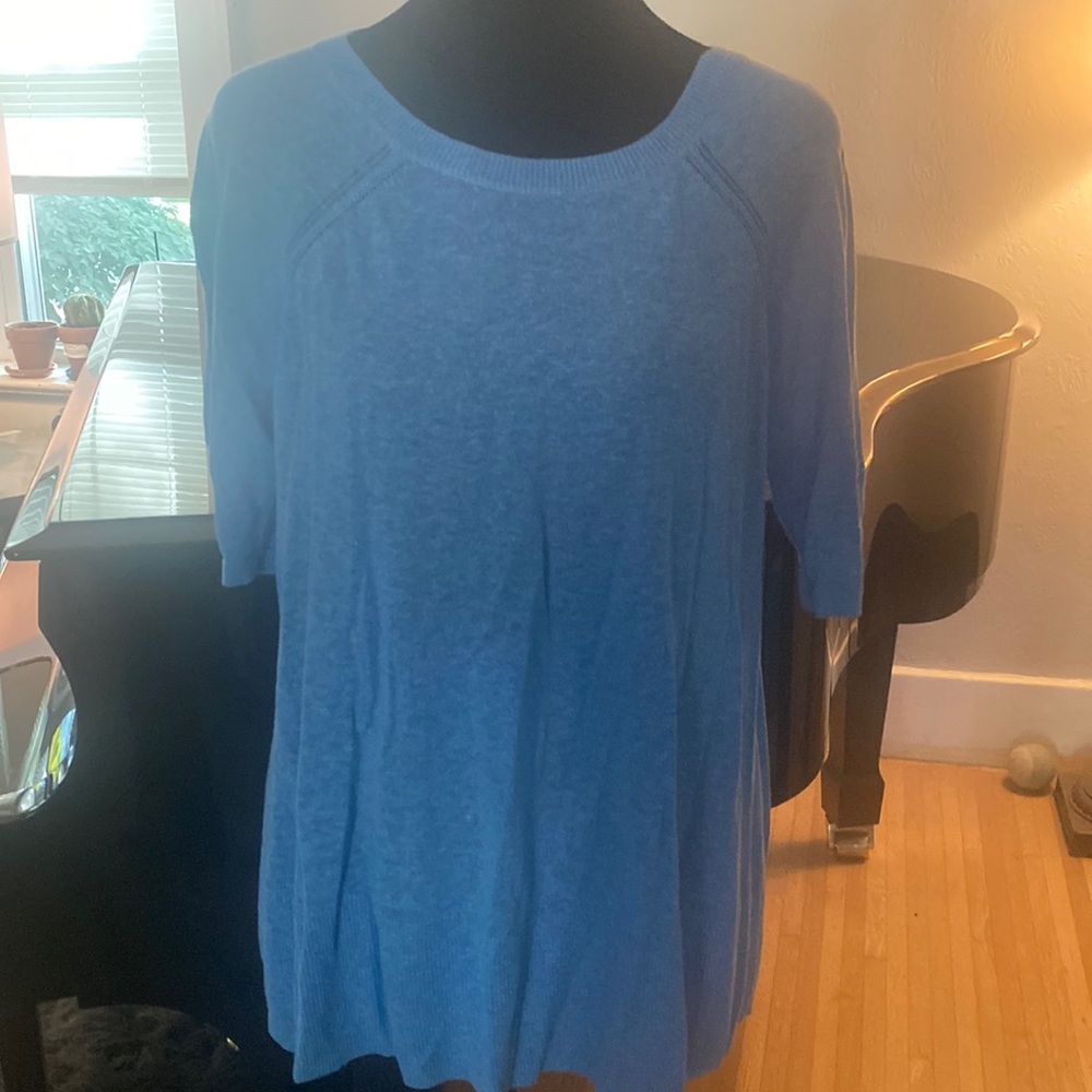 Short sleeved sweater shirt size m LOFT